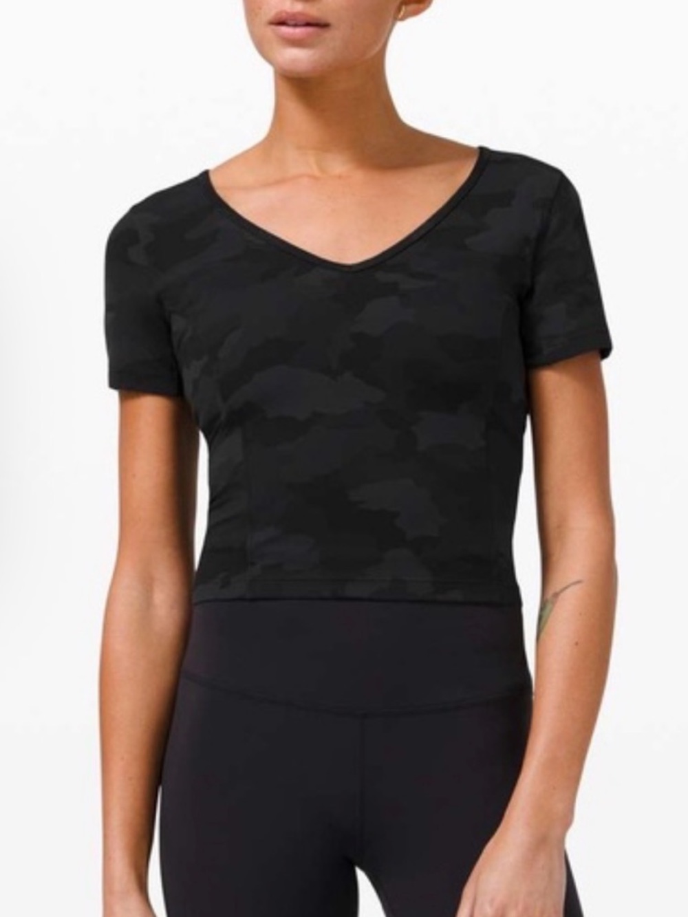lululemon athletica Black Camo V-Neck Cropped Tee